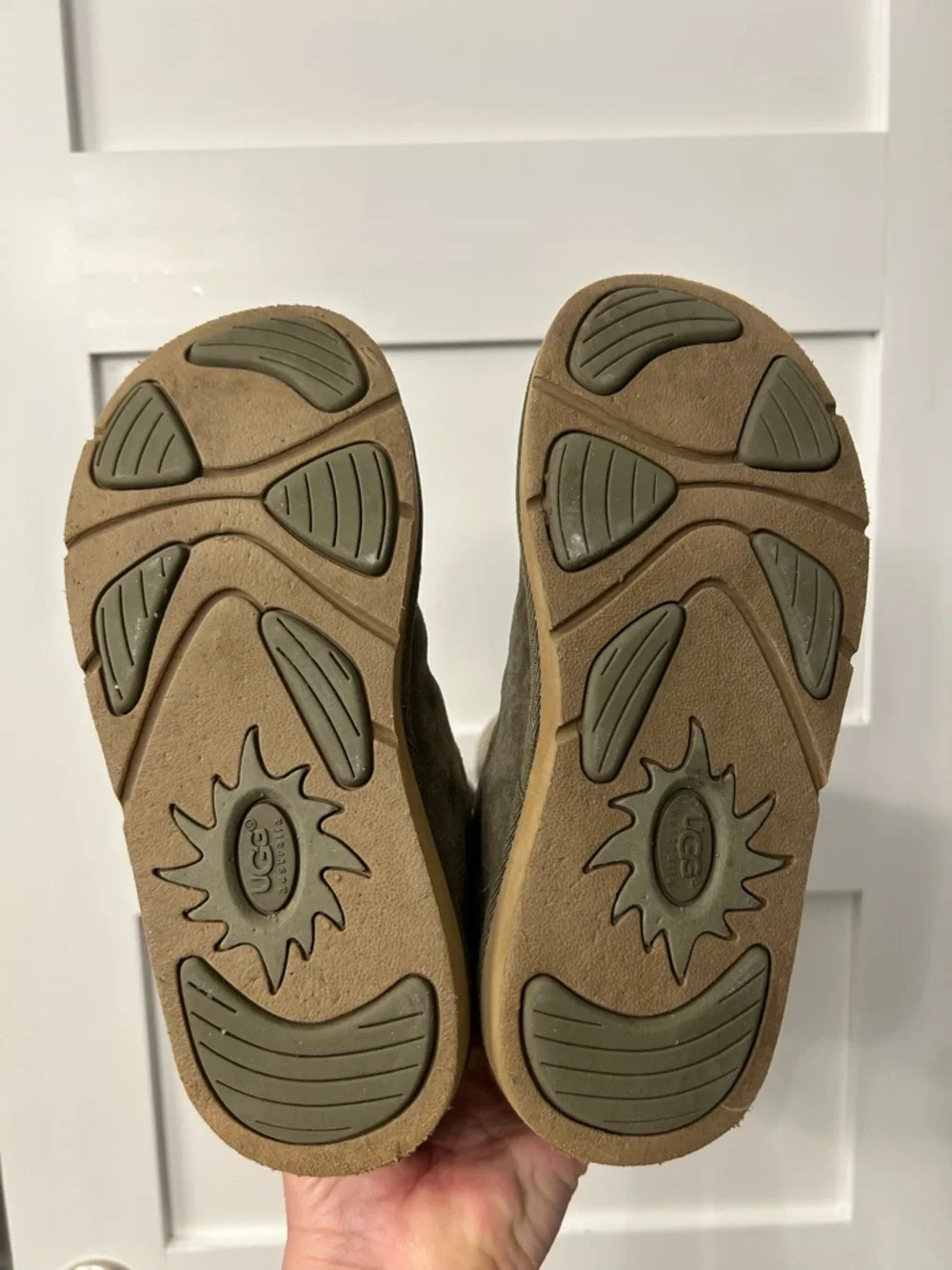 UGG retro cargo